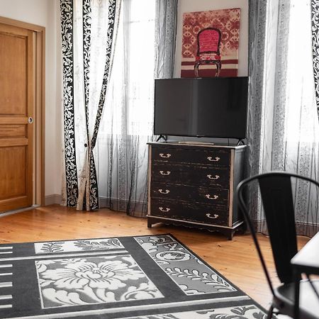 Au Nid De La Madeleine Bed and Breakfast Gaillac Exteriör bild
