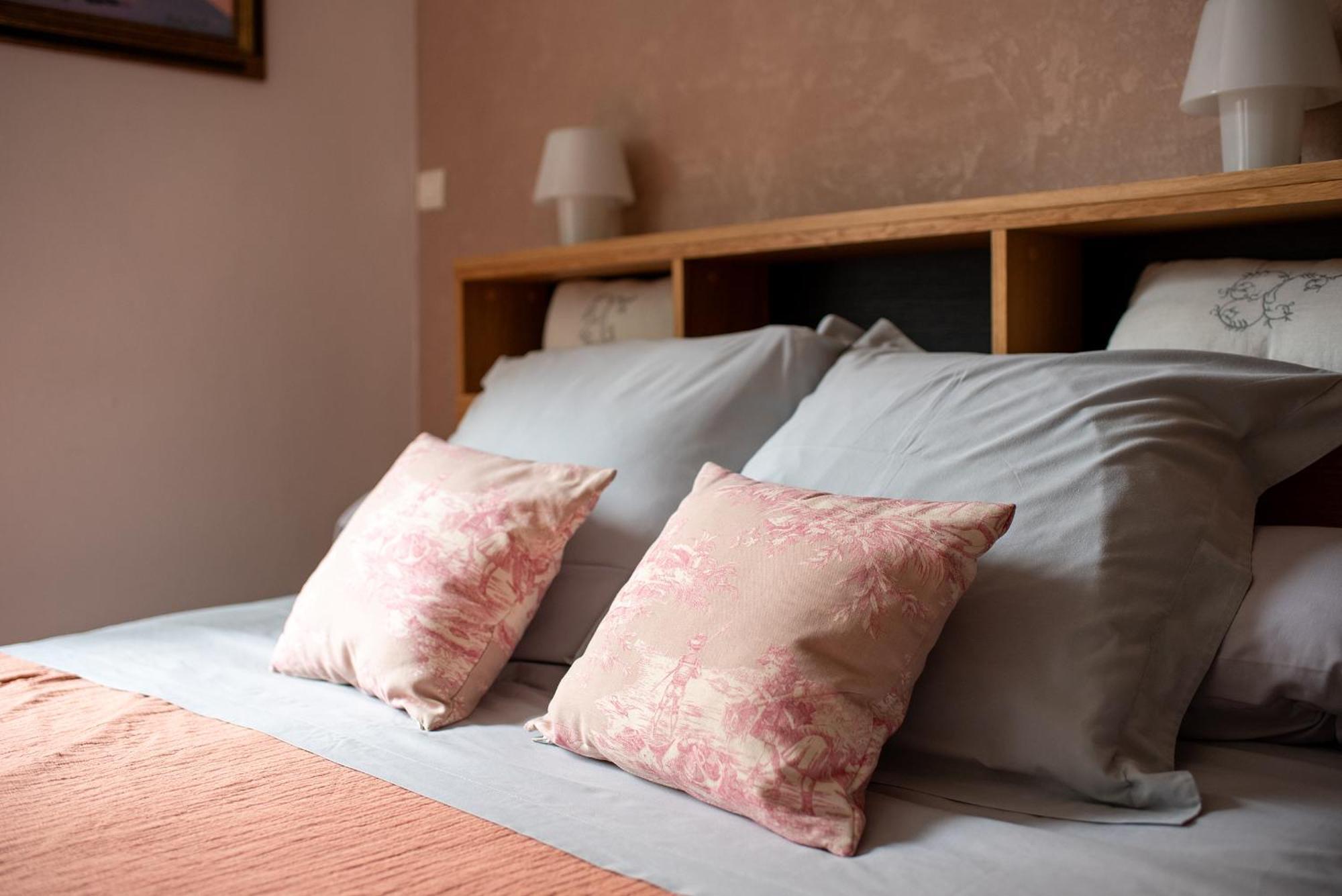 Au Nid De La Madeleine Bed and Breakfast Gaillac Exteriör bild