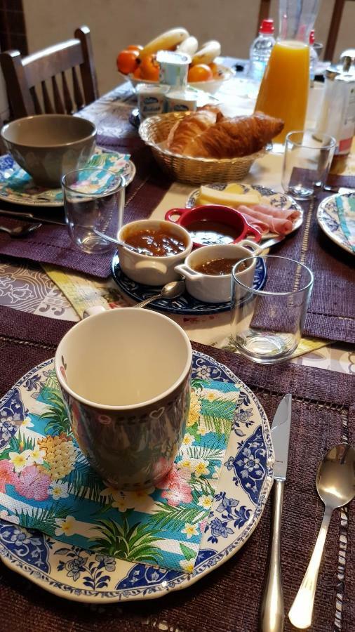 Au Nid De La Madeleine Bed and Breakfast Gaillac Exteriör bild